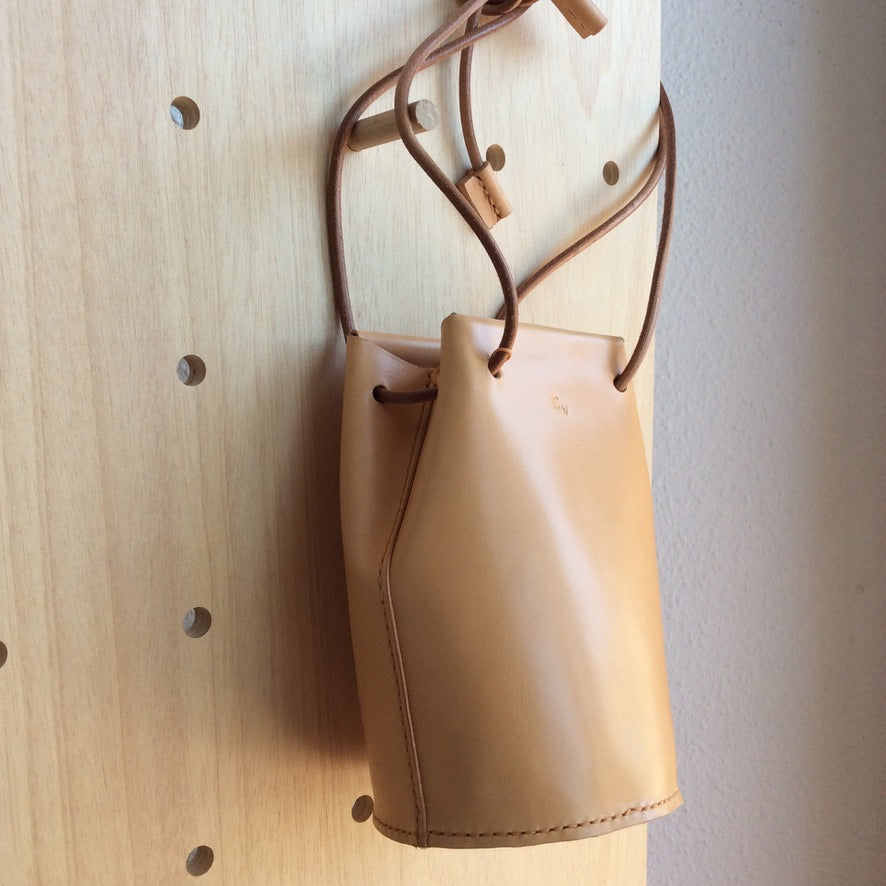 Bolso bombonera cosida a mano