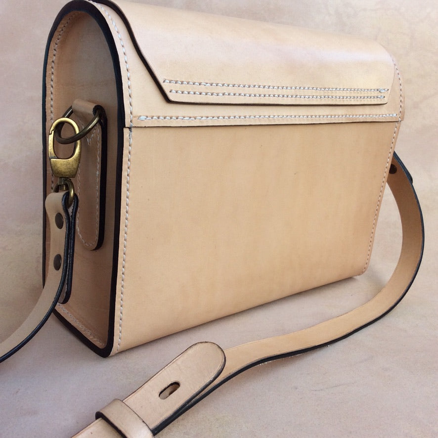 Bolso moldeado de alta resistencia