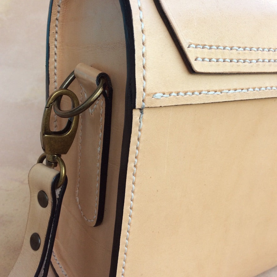 Bolso moldeado de alta resistencia