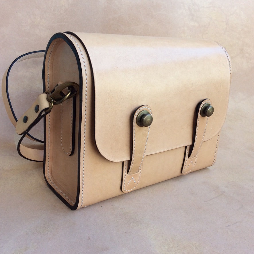 Bolso moldeado de alta resistencia