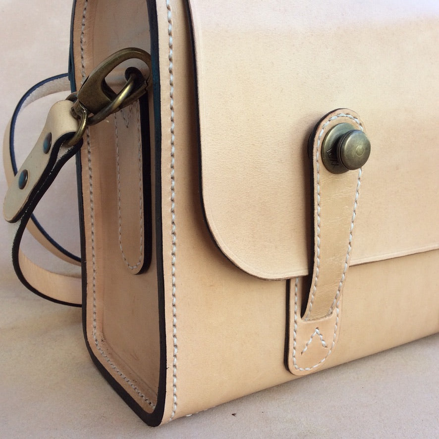 Bolso moldeado de alta resistencia